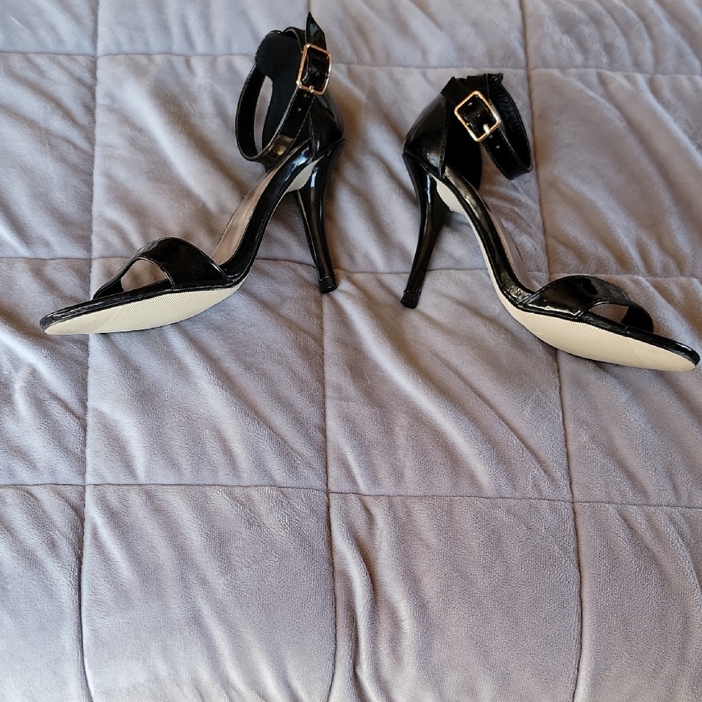 Madden Girl Darrlin Black Patent Strappy Heels